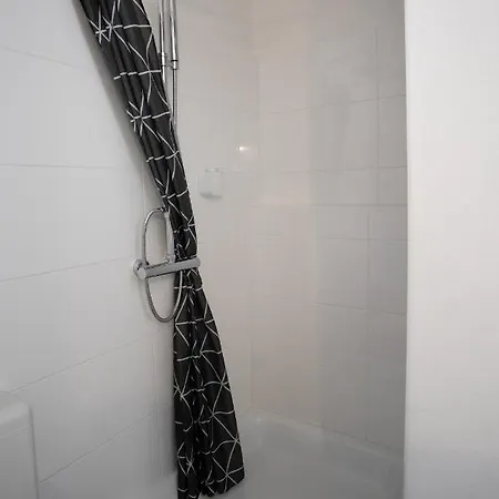 - Skipiste Um Ecke Daire *