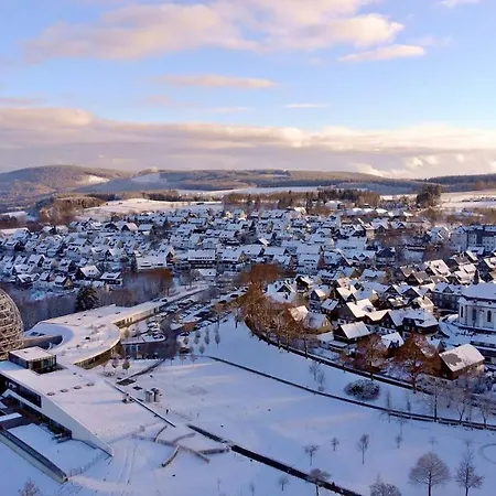 - Skipiste Um Ecke *