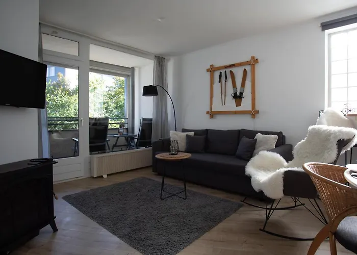 - Skipiste Um Ecke *